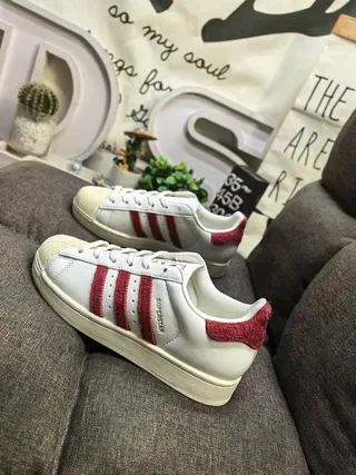 Adidas Superstar أبيض وأحمر سنیکرز أسلوب حياة 7