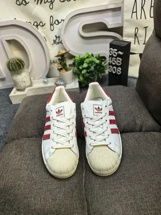 Adidas Superstar أبيض وأحمر سنیکرز أسلوب حياة 10