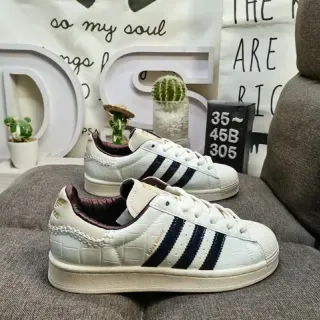 Adidas Superstar أبيض بحري Shell-Toe Three-Stripe Lifestyle Sneakers