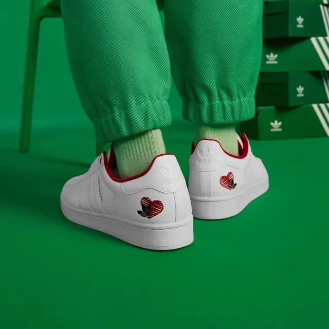 Adidas Superstar tênis lifestyle coração branco vermelho 3
