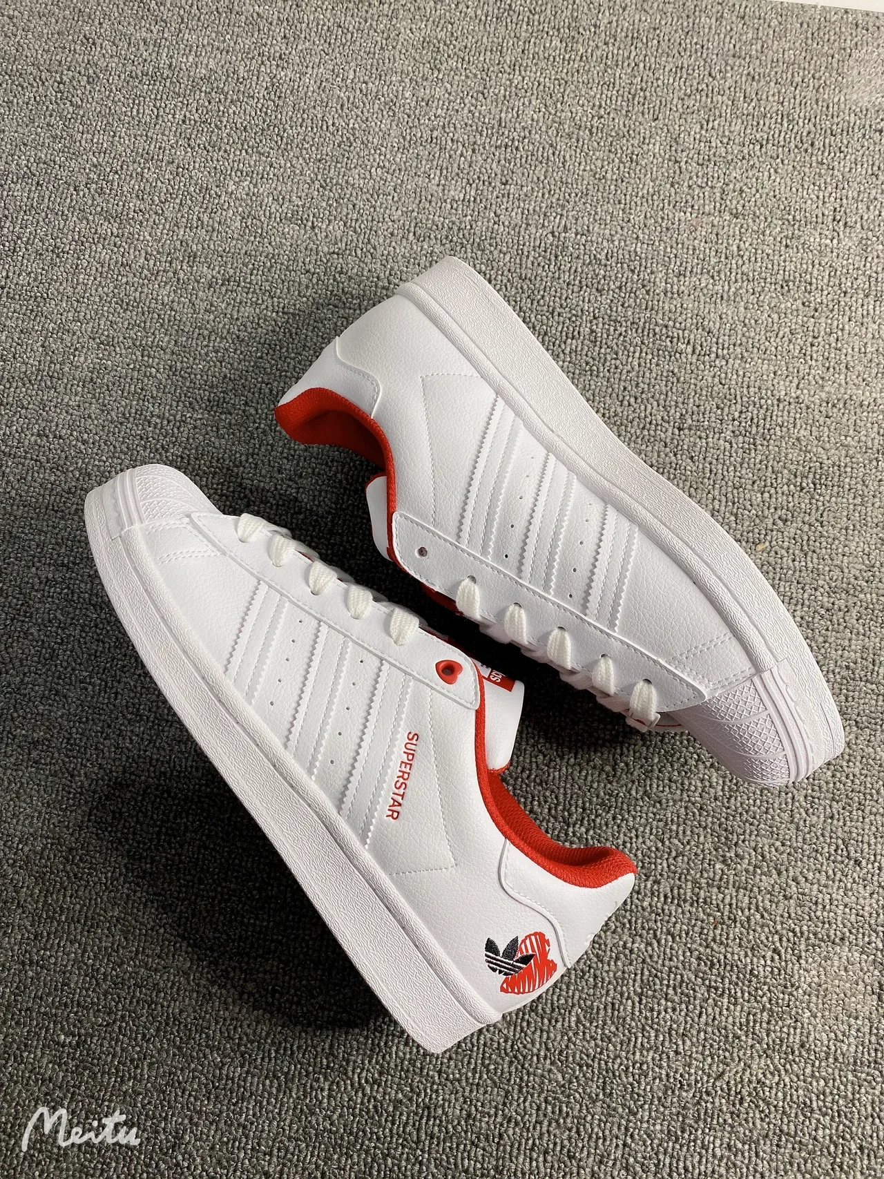 Adidas Superstar tênis lifestyle coração branco vermelho 10