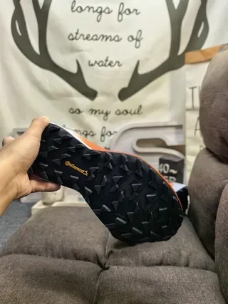 Adidas TERREX 浅蓝色和霓虹绿生活方式运动鞋 14