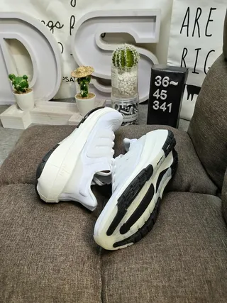 Adidas Ultraboost zapatillas de correr negras blancas amarillas neón 6