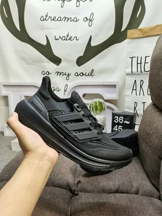 Adidas Ultraboost zapatillas de correr negras blancas amarillas neón 23