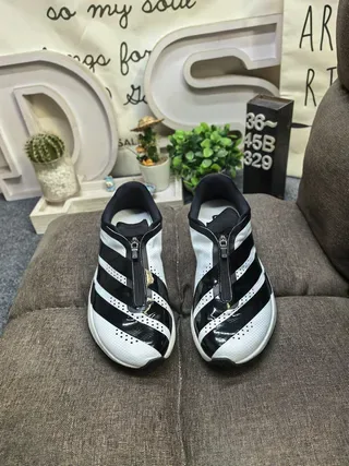 Adidas White Black Laceless Slip-On Perforated Mesh Upper Lifestyle Sneakers 10