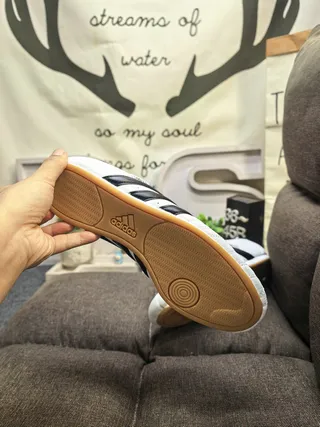 Adidas أبيض أسود بدون أربطة حزام فيلكرو مبطن جلد علوي أحذية كرة قدم داخلية 4