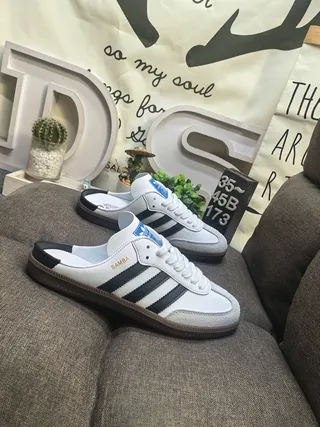 Adidas সাদা কালো স্লিপ-অন লেস-আপ ফ্রন্ট লুফার 9