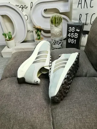 Adidas White Gray Retro Runner Silhouette Three-Stripe Side Panel Lifestyle Sneakers 6