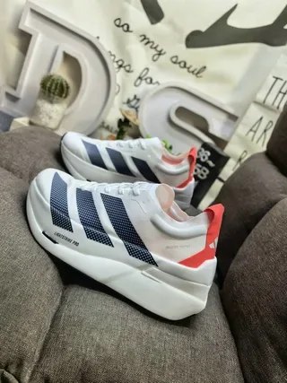 Adidas সাদা কমলা পারফোরেটেড মেশ আপার থ্রি-স্ট্রাইপ সাইড ব্র্যান্ডিং রানিং জুতা 7