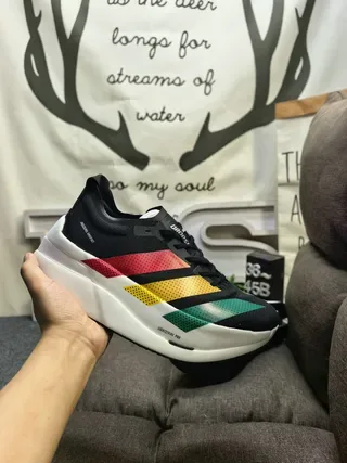 Adidas সাদা কমলা পারফোরেটেড মেশ আপার থ্রি-স্ট্রাইপ সাইড ব্র্যান্ডিং রানিং জুতা 15