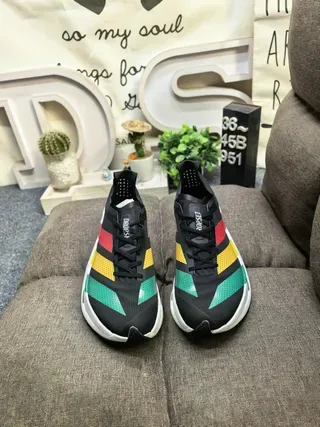 Adidas সাদা কমলা পারফোরেটেড মেশ আপার থ্রি-স্ট্রাইপ সাইড ব্র্যান্ডিং রানিং জুতা 20