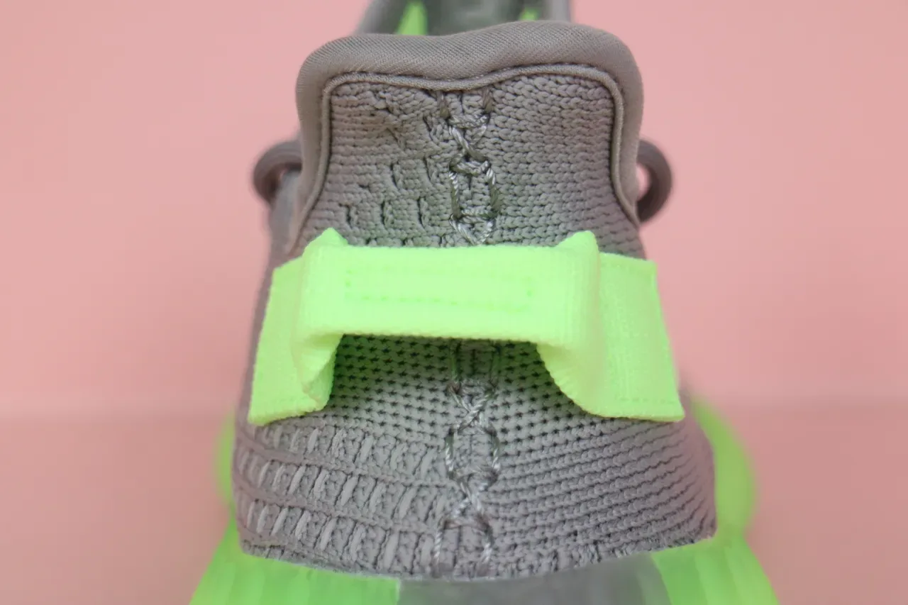 أديداس Yeezy Boost 350 V2 Glow Green حذاء رياضي لايف ستايل 11