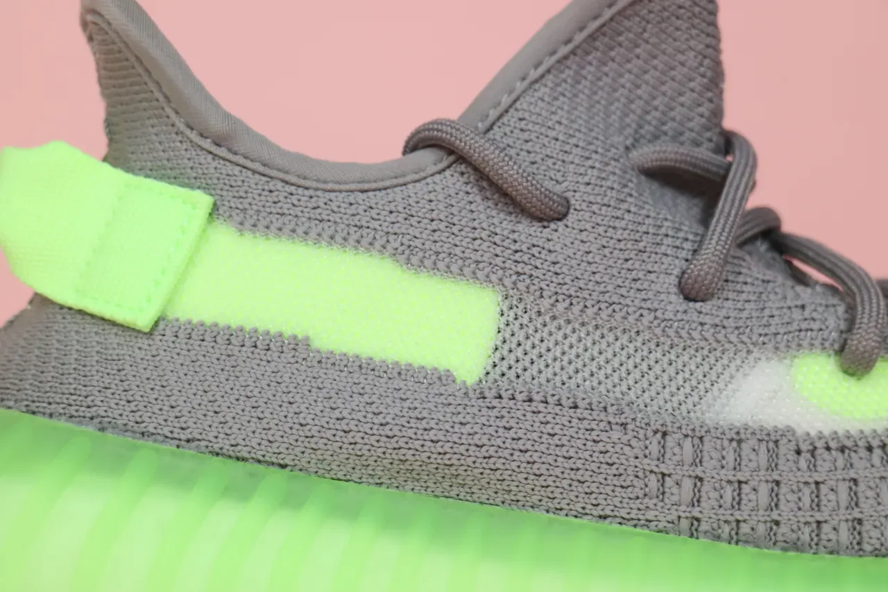 أديداس Yeezy Boost 350 V2 Glow Green حذاء رياضي لايف ستايل 19