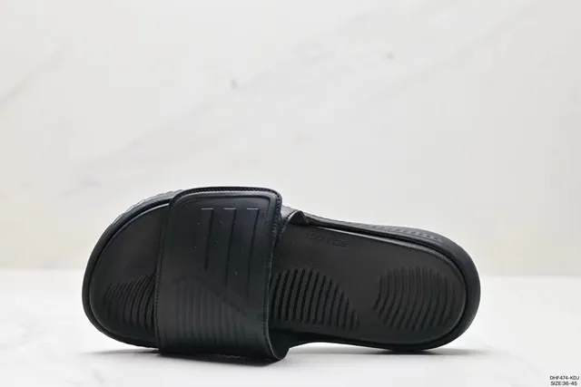 Adidas Yeezy Slide pantoufle noire moulée 5