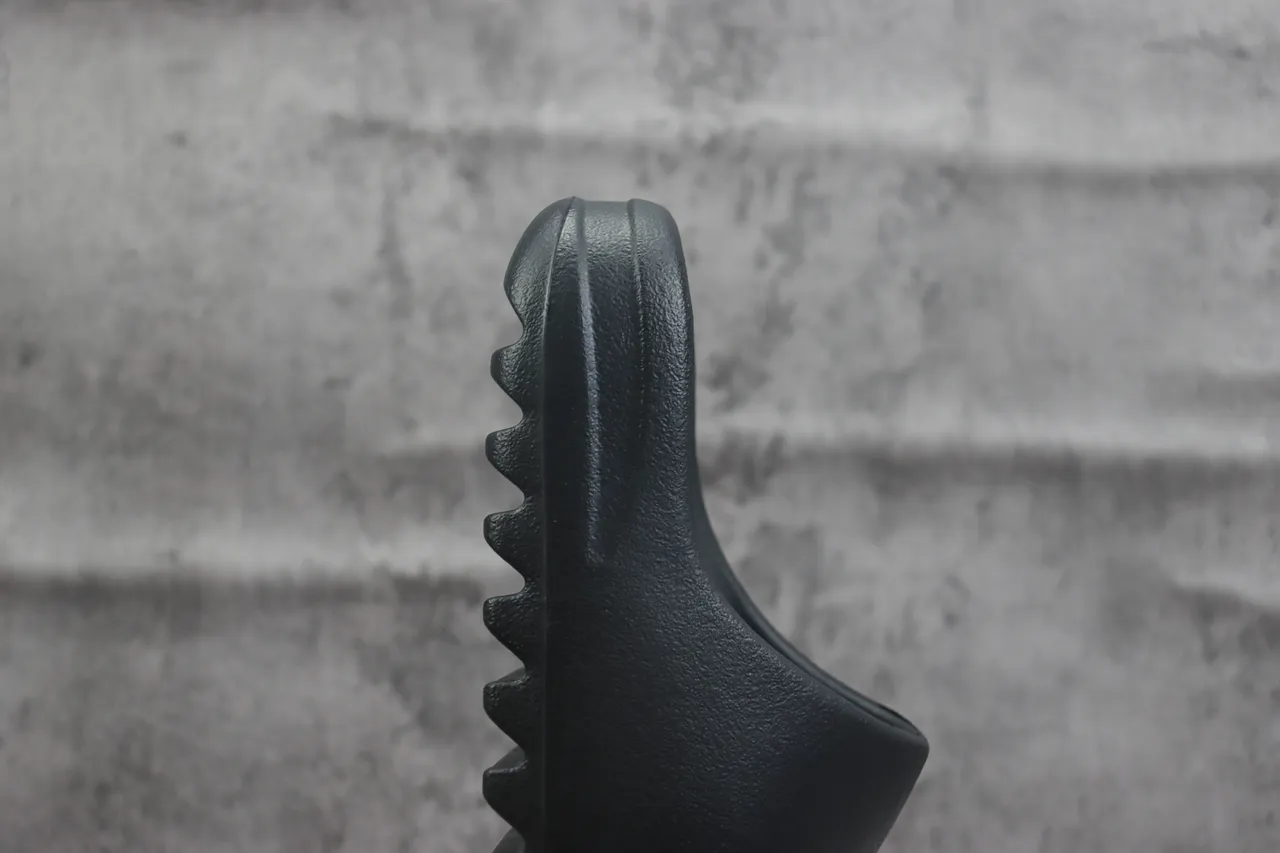 Adidas Yeezy Slide Charcoal Monochrome Slippers 4