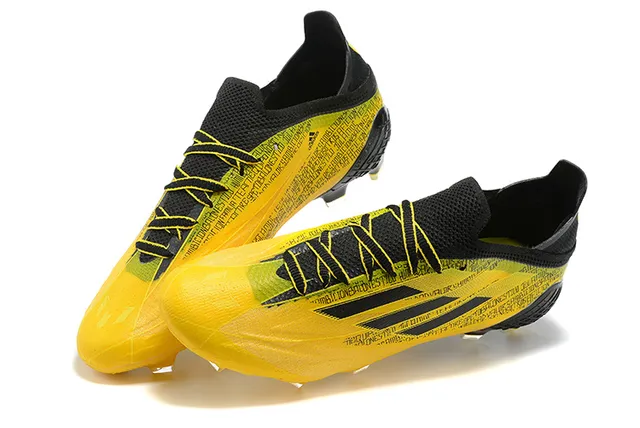 Adidas 黄黑 低帮 模压鞋面 非对称系带系统 硬地足球鞋 2