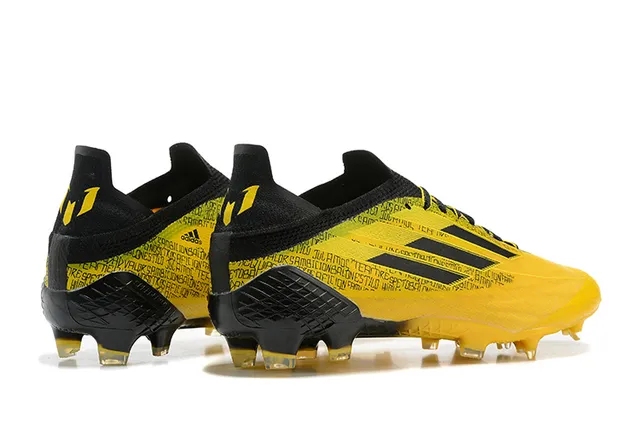 Adidas 黄黑 低帮 模压鞋面 非对称系带系统 硬地足球鞋 5