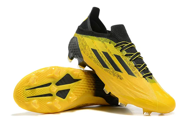 Adidas 黄黑 低帮 模压鞋面 非对称系带系统 硬地足球鞋 6