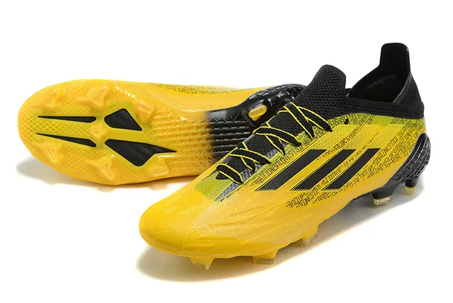 Adidas 黄黑 低帮 模压鞋面 非对称系带系统 硬地足球鞋 7