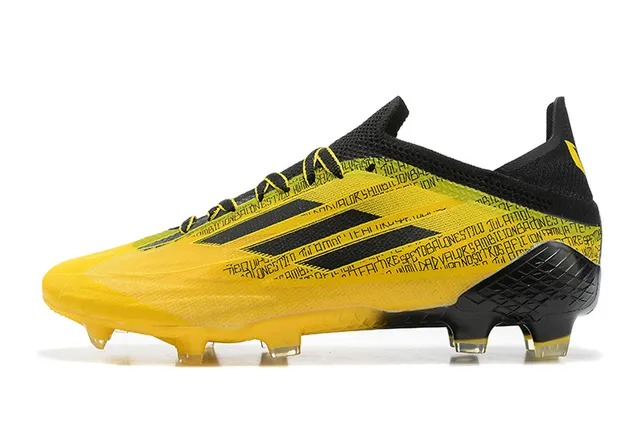 Adidas 黄黑 低帮 模压鞋面 非对称系带系统 硬地足球鞋 10