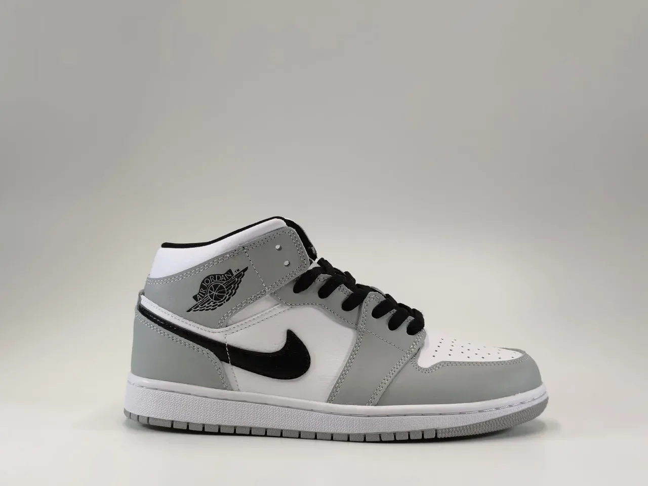 Air Jordan 1 رمادي أسود عالي الارتفاع جلد علوي أحذية كرة السلة 2