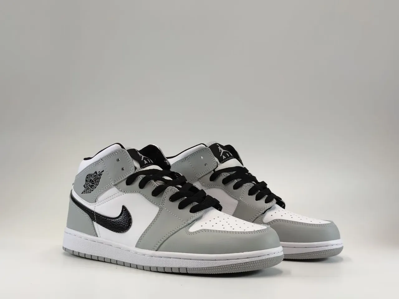 Air Jordan 1 رمادي أسود عالي الارتفاع جلد علوي أحذية كرة السلة 6