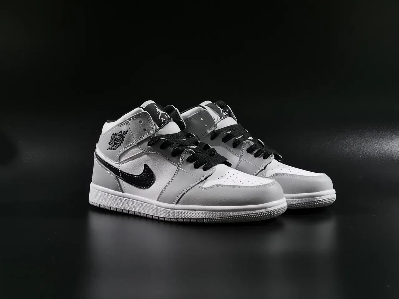 Air Jordan 1 رمادي أسود عالي الارتفاع جلد علوي أحذية كرة السلة 8