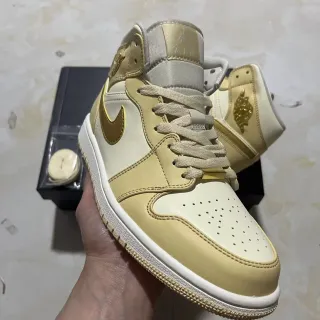 Air Jordan 1 High मेटैलिक गोल्ड क्रीम बास्केटबॉल जूते