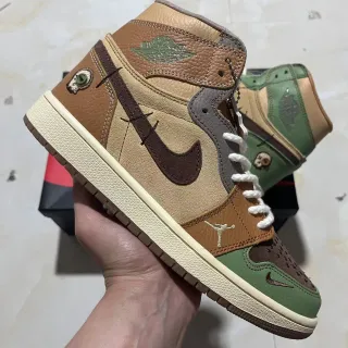 Tênis de basquete Air Jordan 1 High Patchwork bege e verde-oliva