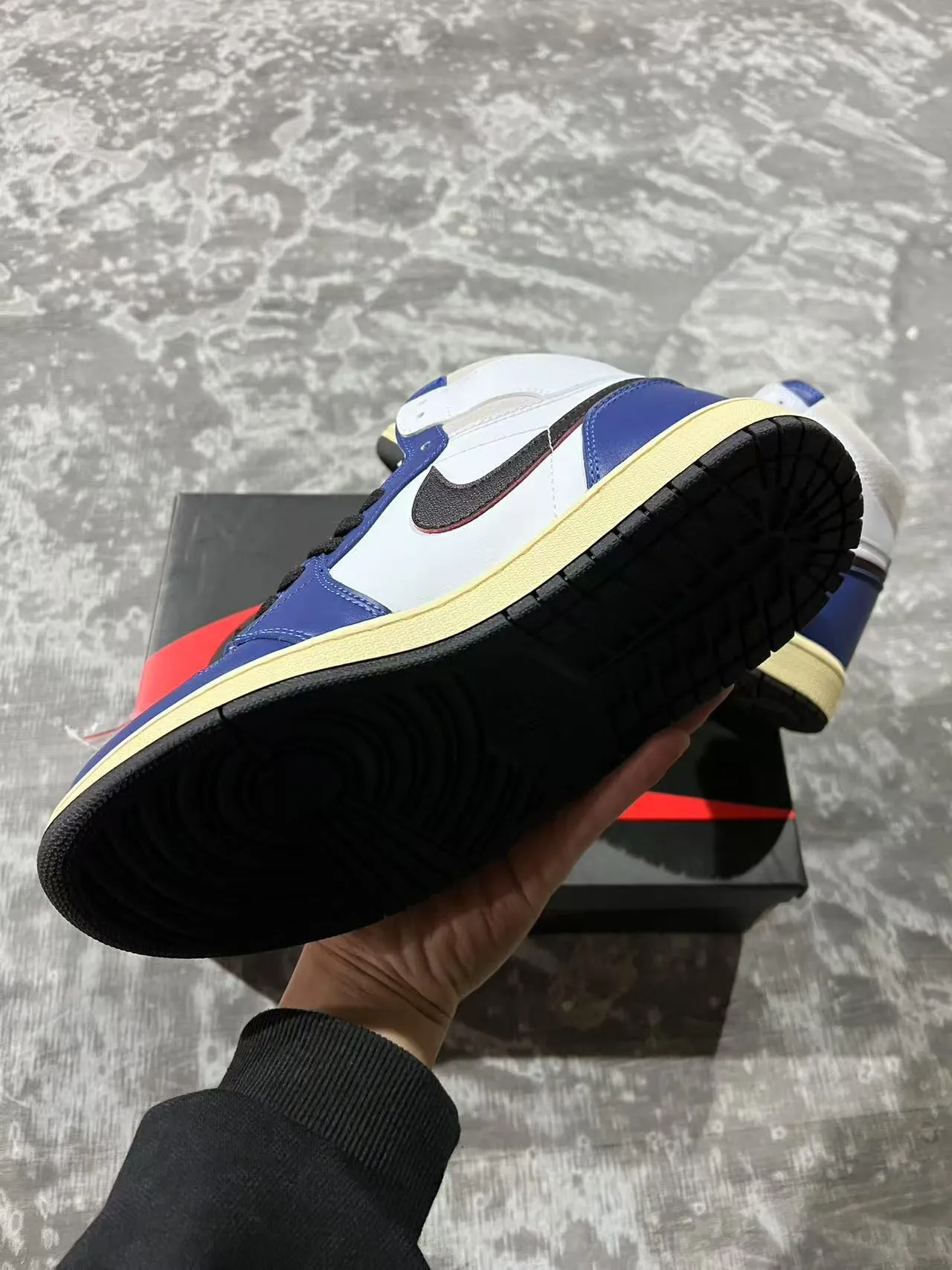 Air Jordan 1 High रॉयल ब्लू वाइट ब्लैक बास्केटबॉल जूते 6