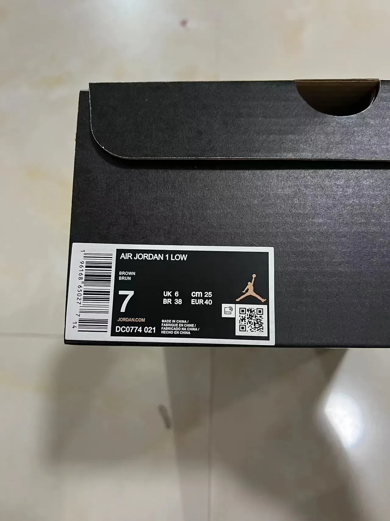 Sneakers lifestyle Air Jordan 1 Low marron et noir 10