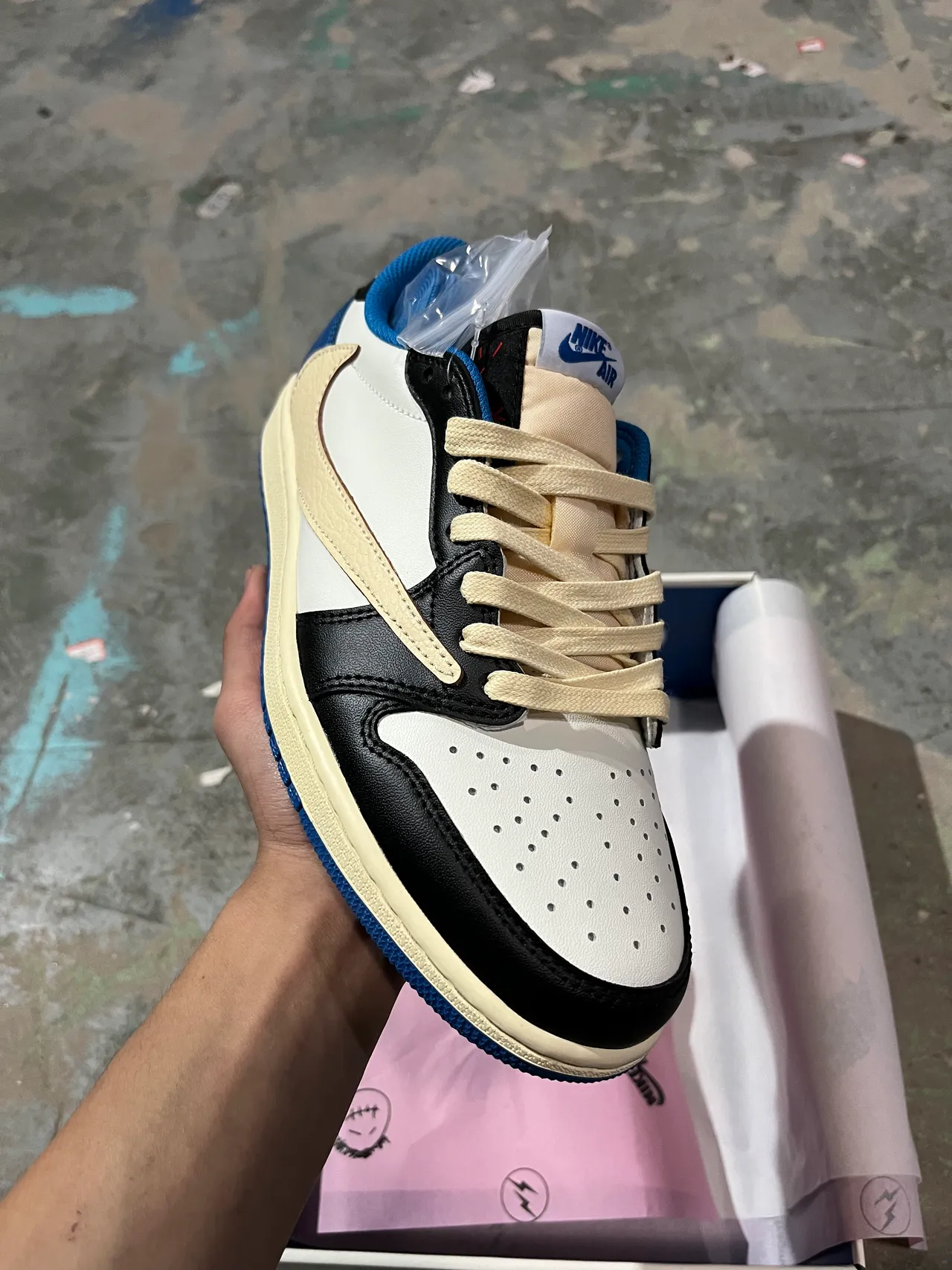 Air Jordan 1 Low সাদা কালো রয়েল ব্লু বেইজ লাইফস্টাইল স্নিকার্স 2