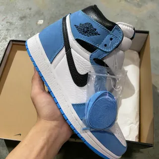 Air Jordan 1 ইউনিভার্সিটি ব্লু সাদা কালো বাস্কেটবল জুতা