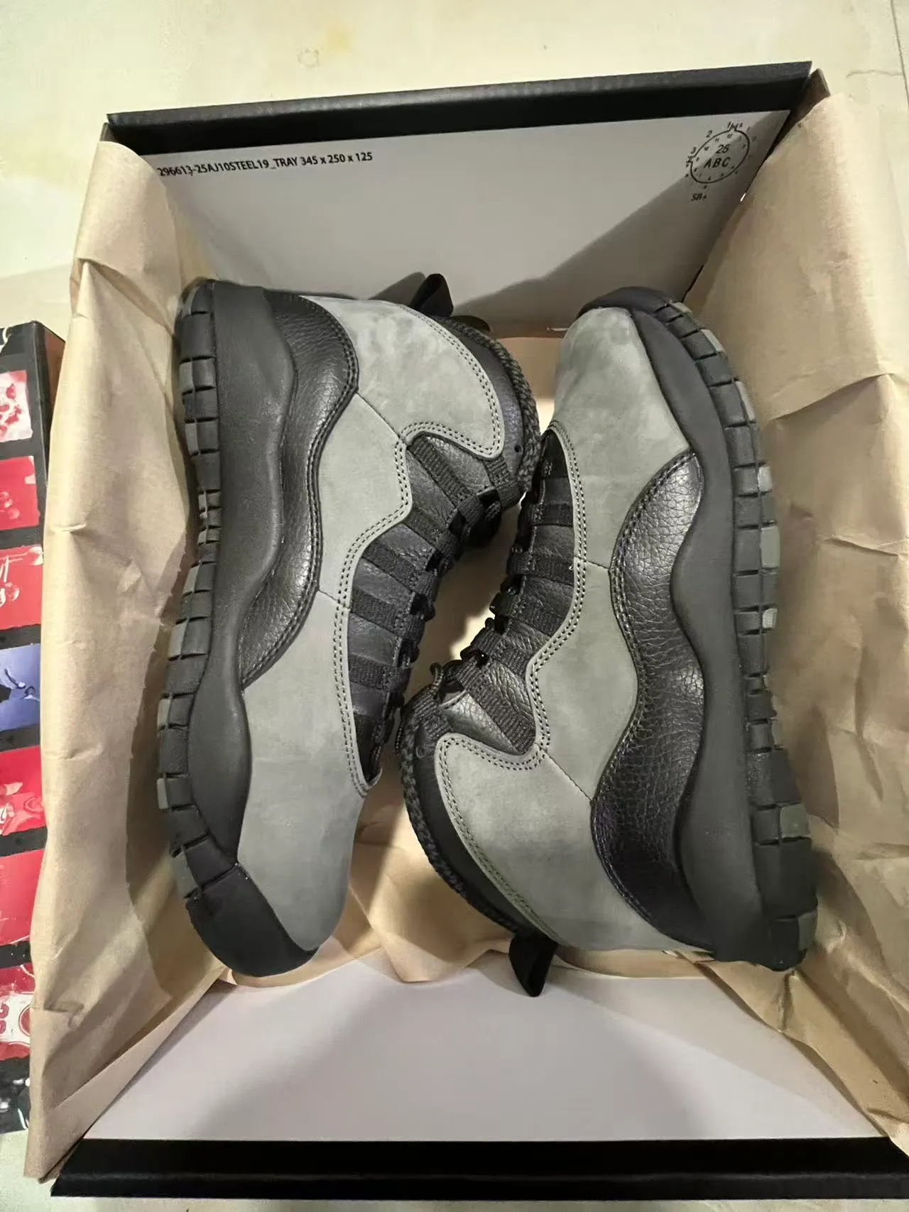Air Jordan 10 ग्रे और ब्लैक स्वेड लेदर बास्केटबॉल जूते 10