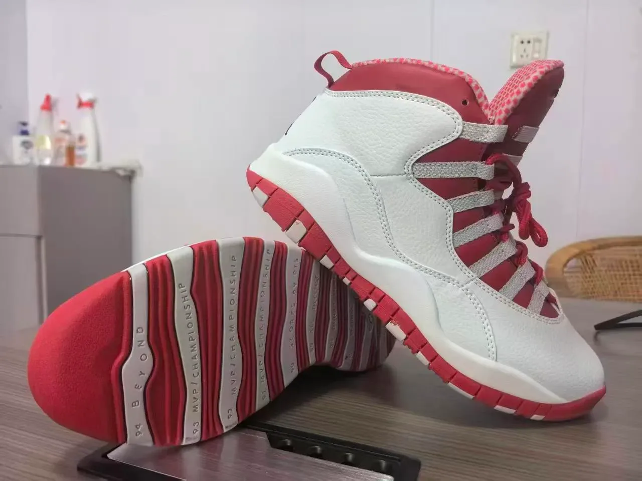 Air Jordan 10 Chaussures de Basket Hautes Blances et Rouges 3