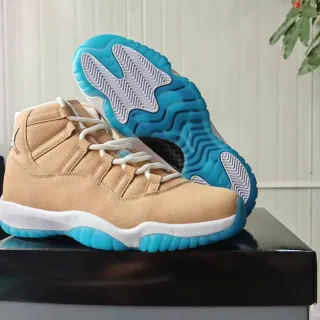 Air Jordan 11 bege e turquesa tênis de basquete