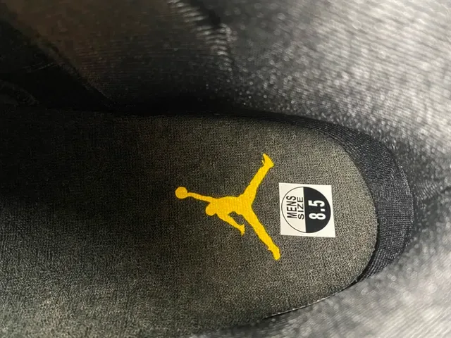 Air Jordan 11 Tênis de Basquete de Couro Patentado Preto 8