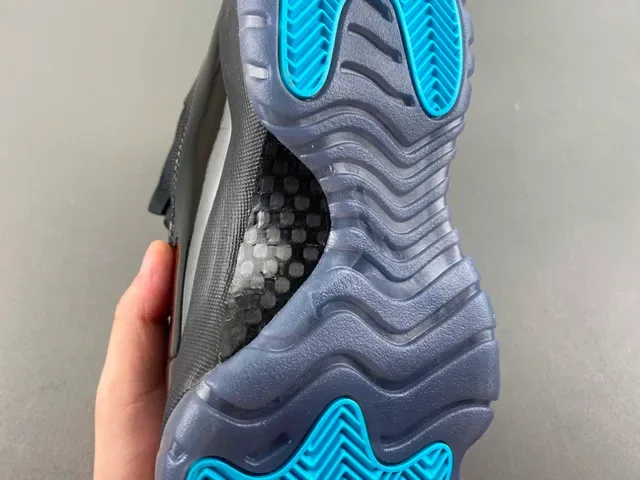 Air Jordan 11 Tênis de Basquete de Couro Patentado Preto 11