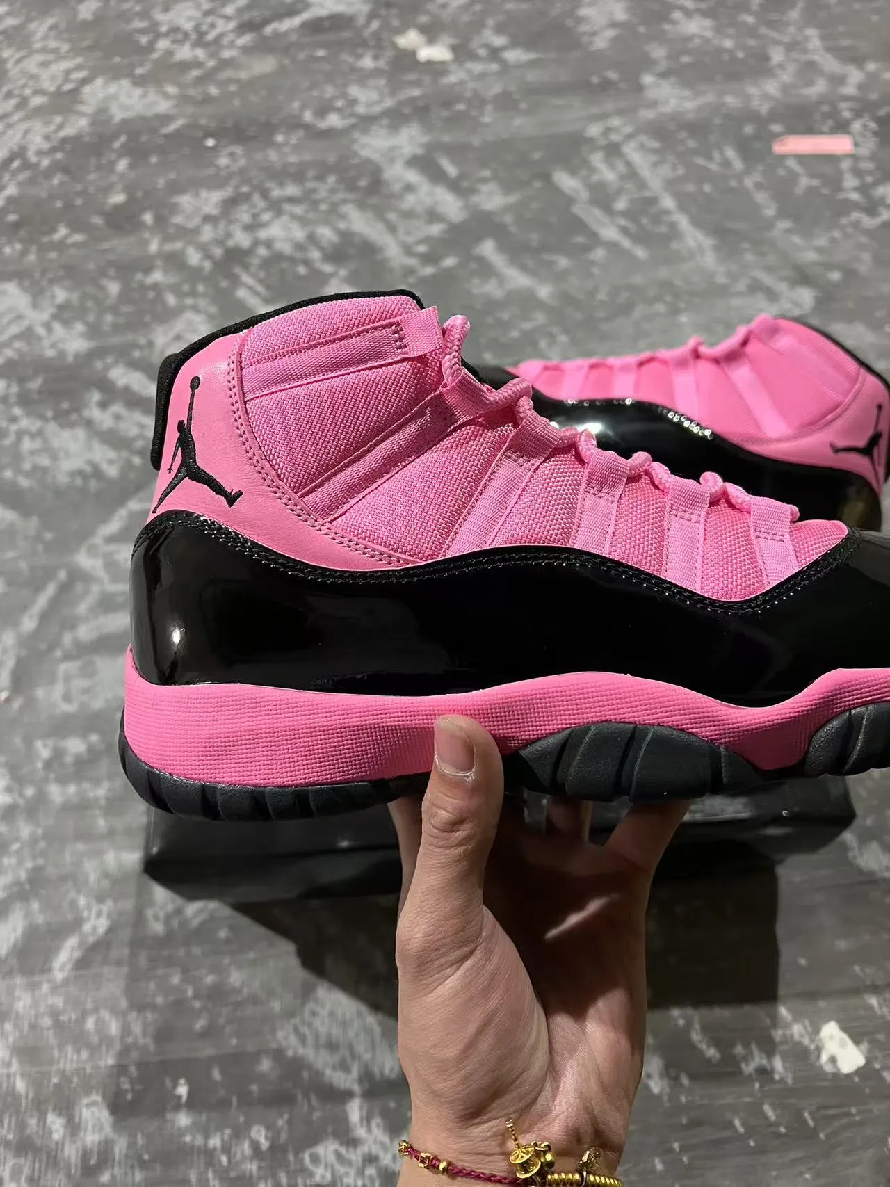 Air Jordan 11 গোলাপি এবং কালো বাস্কেটবল জুতা 7