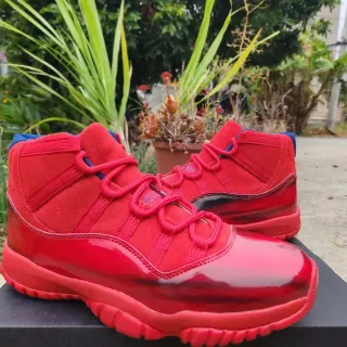 Air Jordan 11 Tênis de Basquete de Couro Patentado Vermelho
