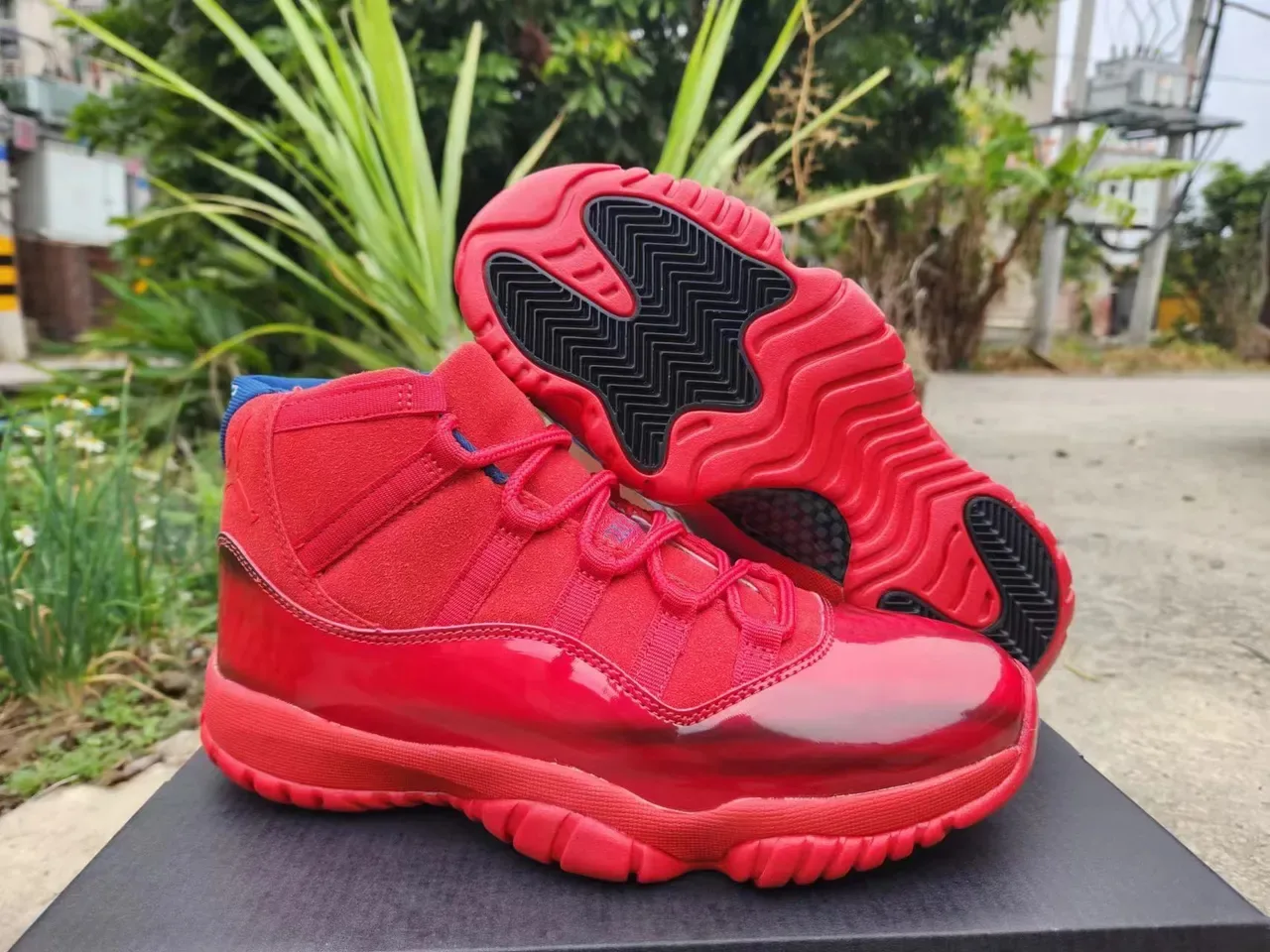 Air Jordan 11 लाल पेटेंट लेदर बास्केटबॉल जूते 3