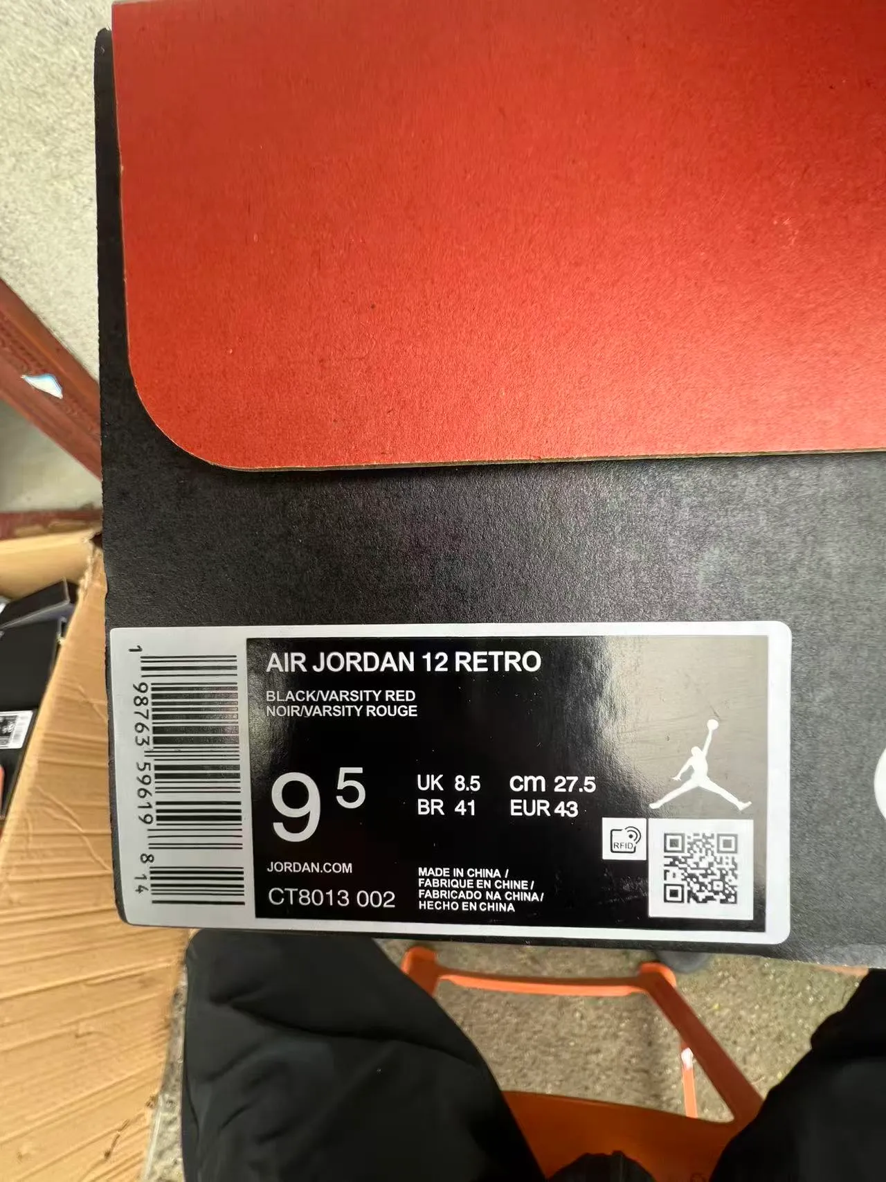 Zapatillas de baloncesto Air Jordan 12 de piel acolchada negro y rojo 10
