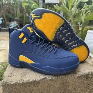 Tênis de basquete Air Jordan 12 Michigan azul-marinho e amarelo