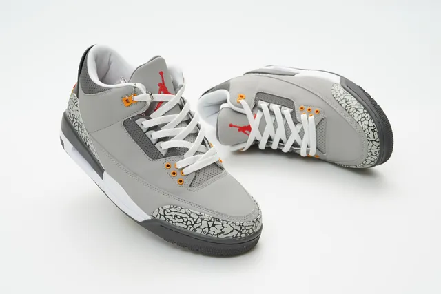 Tênis de basquete Air Jordan 3 Cinza Elefante 6