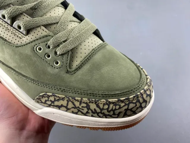 Air Jordan 3 橄榄绿麂皮大象纹篮球鞋 2