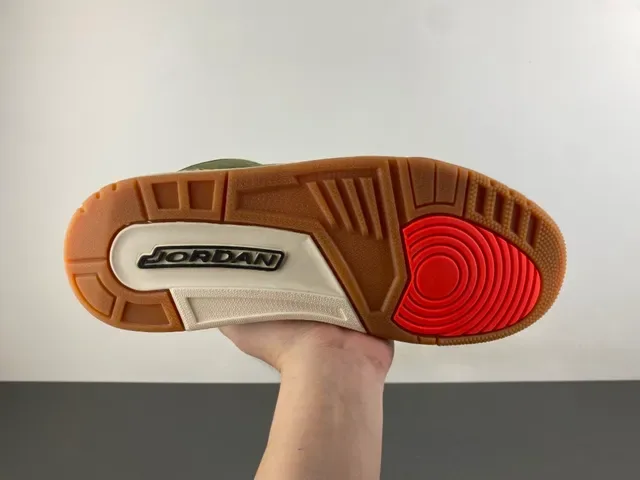 Air Jordan 3 橄榄绿麂皮大象纹篮球鞋 9