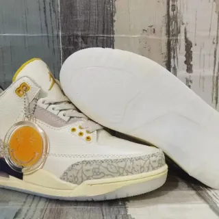 Tênis de basquete Air Jordan 3 de cano alto com estampa de elefante branco e cinza