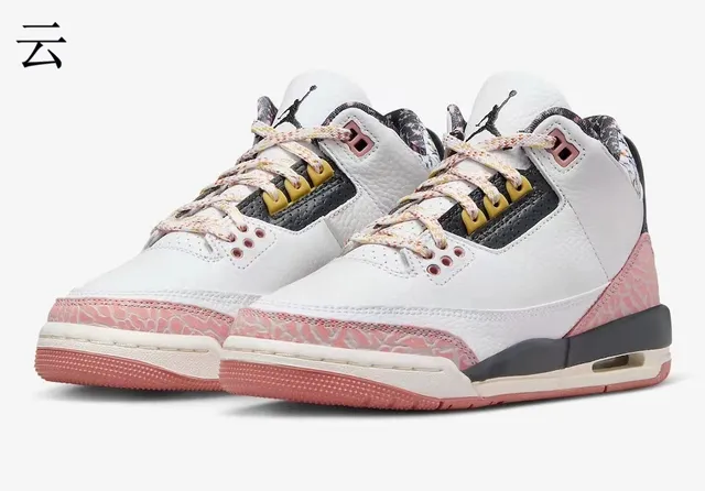 حذاء كرة السلة Air Jordan 3 أبيض ووردي بنقشة الفيل وياقة مزينة بالزهور 3