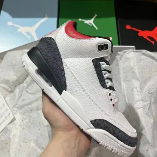 Tênis de basquete Air Jordan 3 branco e vermelho elefante