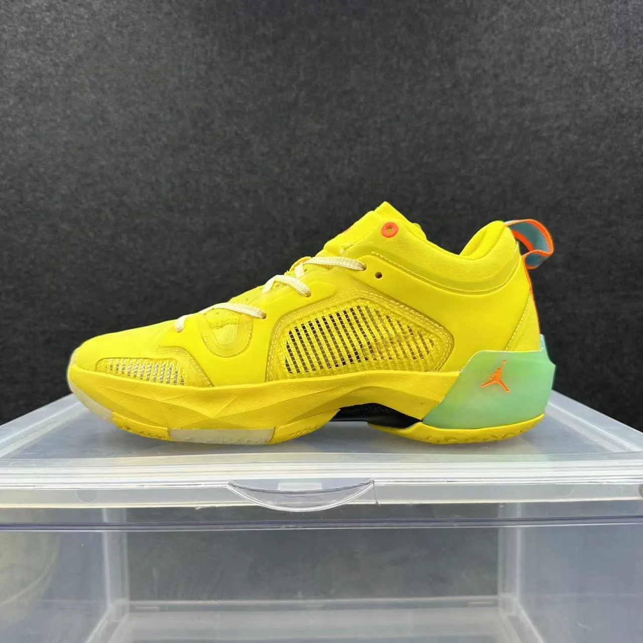 Air Jordan 37 All Yellow Basketball Shoes 2